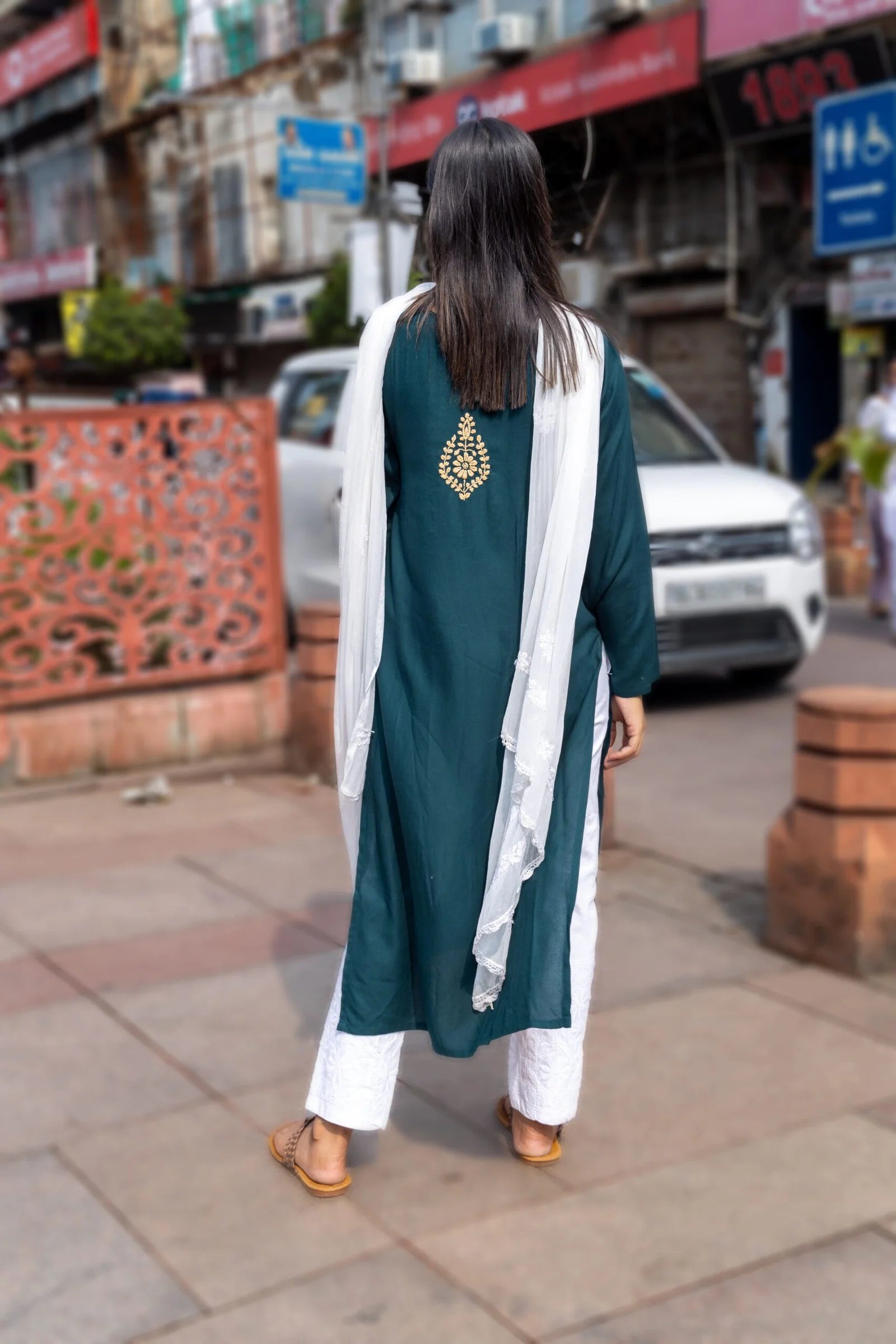 Heer Rayon Bottle Green Chikankari kurta
