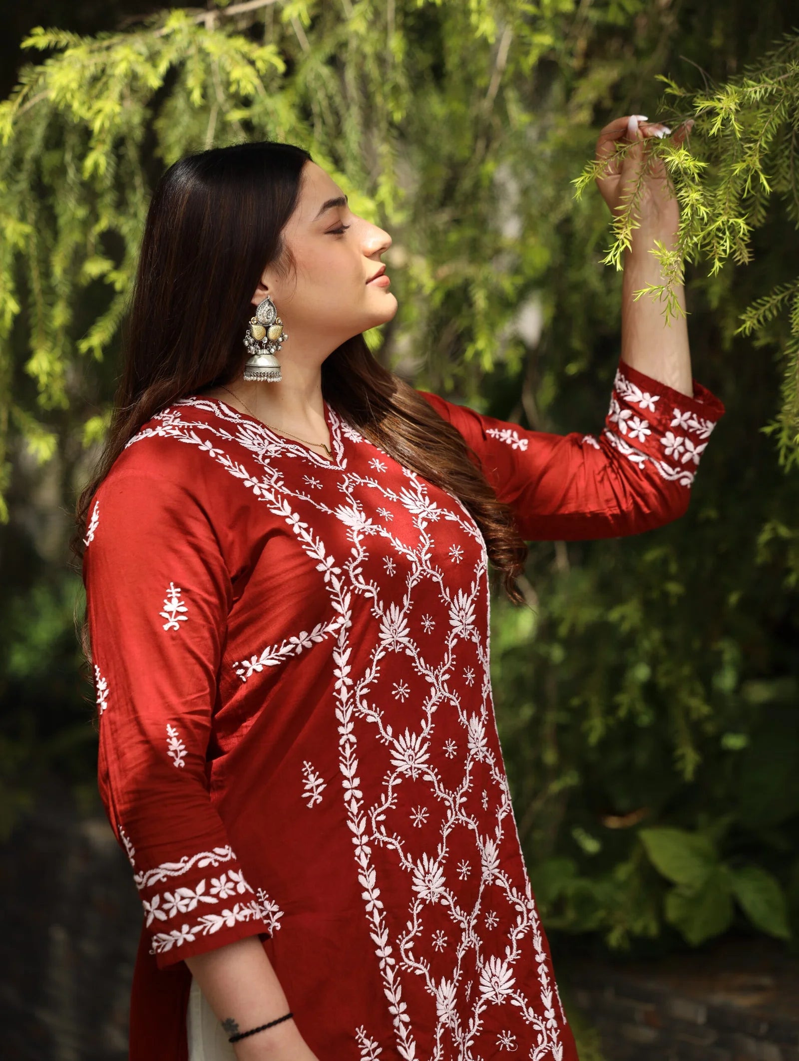 Sahiba Mul Cotton Maroon chikankari Kurta with intricate embroidery.